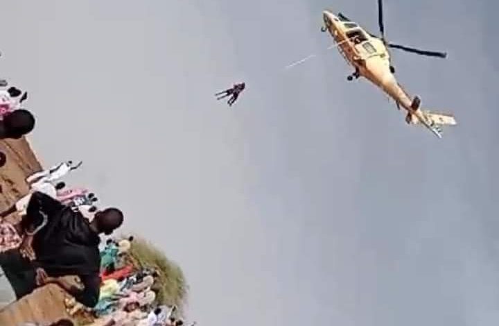 Photo of Mauritanie- L’Armée secourt un enfant coincé depuis 24 heures sur une borne de barrage