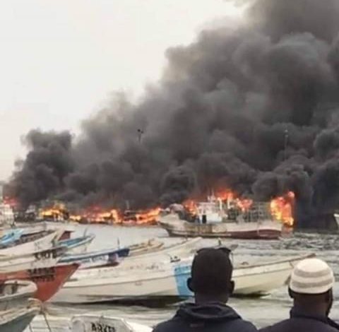 Photo of Nouadhibou : un incendie éclate au port artisanal