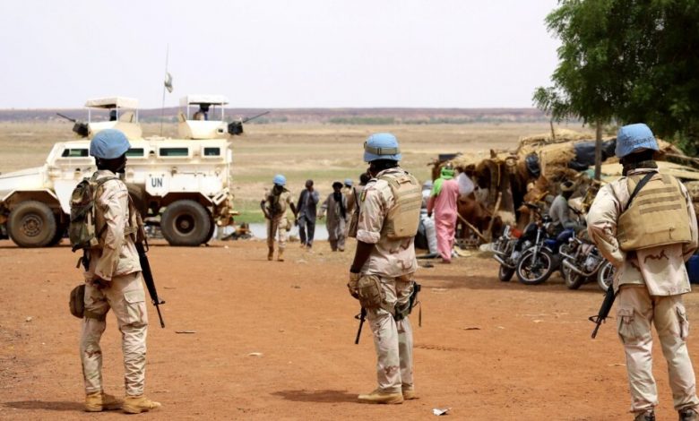 Photo of Sept Casques bleus tués par un engin explosif dans le centre du Mali