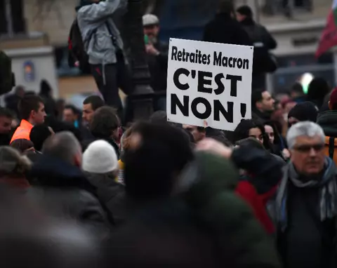 Photo of France : Violence et répressions contre les manifestants
