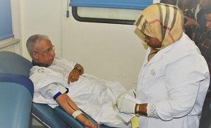 Photo of Le ministre de la Santé supervise le lancement d’une campagne de don de sang