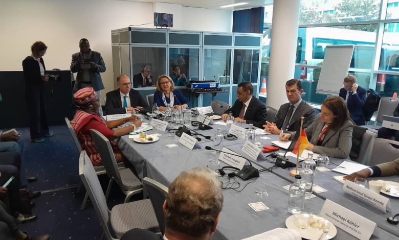 Photo of وزير الاقتصاد يشارك رفقة وزراء من دول الساحل في اجتماع مع وزيرة التعاون الالماني