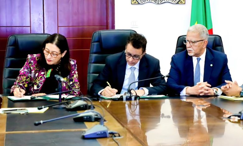 Photo of Le ministre de l’Économie signe une convention de financement avec l’IDA d’une valeur de 45 millions de dollars US