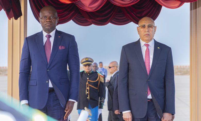 Photo of رئيس الجمهورية، رئيس الاتحاد الافريقي يستقبل رئيس المرحلة الانتقالية في الغابون