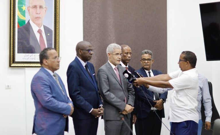 Photo of وزير الاقتصاد والمالية: فكرة فلسفة تقريب الإدارة من المواطن هو القضاء على كل التعقيدات البيروقراطية