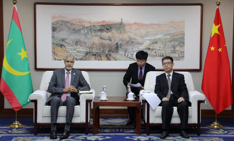 Photo of وزير الاقتصاد والمالية يتباحث مع نائب رئيس الوكالة الصينية للتعاون