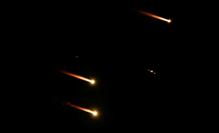 Photo of 180 صاروخا في نصف ساعة.. إيران تضرب إسرائيل