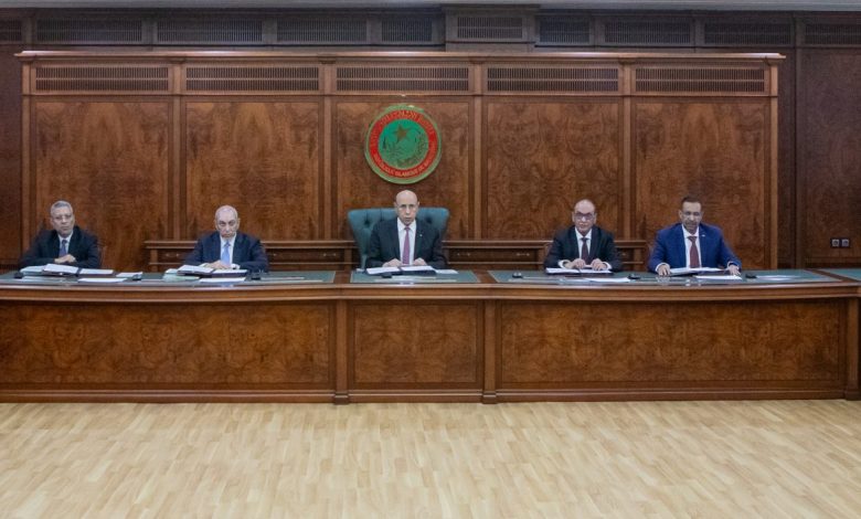 Photo of رئيس الجمهورية يتراس اجتماع المجلس الأعلى للقضاء