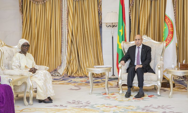 Photo of رئيس الجمهورية يستقبل وزيرة الاندماج الإفريقي والشؤون الخارجية السنغالية