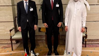 Photo of Le ministre de l’Économie et des Finances et le gouverneur de la BCM s’entretiennent avec le directeur général du Fonds monétaire arabe