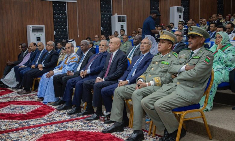 Photo of رئيس الجمهورية، القائد الأعلى للقوات المسلحة، يشرف علي على حفل تخرج الدفعة الثامنة عشر من دورة الأركان و الدفعة السادسة من الدورة الخاصة للأركان.