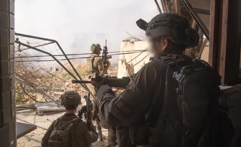 Photo of معاريف: الجيش الإسرائيلي غارق في وحل غزة