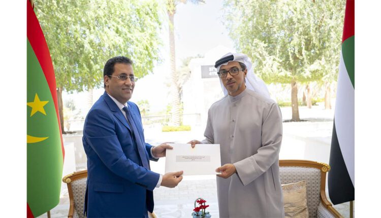Photo of Le Premier ministre remet un message écrit du Président de la République au Président émirati