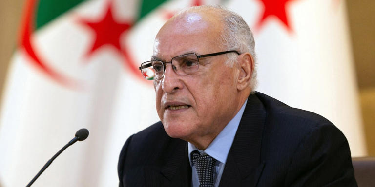 Photo of Nouveau gouvernement en Algérie : Ahmed Attaf et Saïd Chengriha maintenus