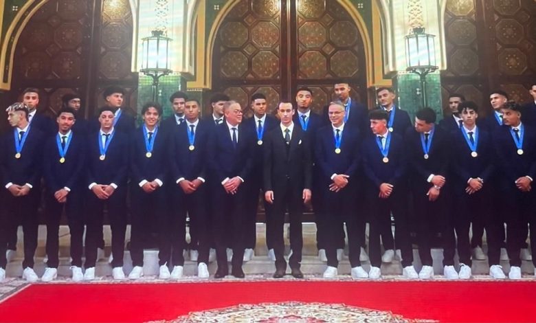 Photo of Maroc- Le Prince Héritier Moulay El Hassan reçoit les champions du monde U20 au Palais Royal