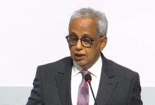 Photo of وزير الشؤون الاقتصادية يكشف عن تبني الحكومة آلية جديدة  لخفض أسعار المحروقات وتطلق “تساند” لحماية الأسر الهشة