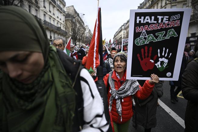 Photo of Des milliers de personnes manifestent à Paris en soutien aux Palestiniens