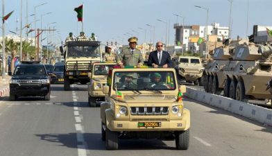 Photo of Le Président de la République préside le défilé militaire et décore des personnalités