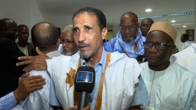 Photo of Remise de la dernière version de la feuille de route de l’opposition à Moussa Fall