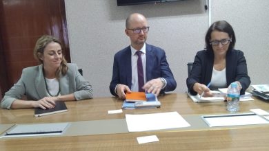 Photo of Le secrétaire général du MAED reçoit une délégation de l’ONUDC