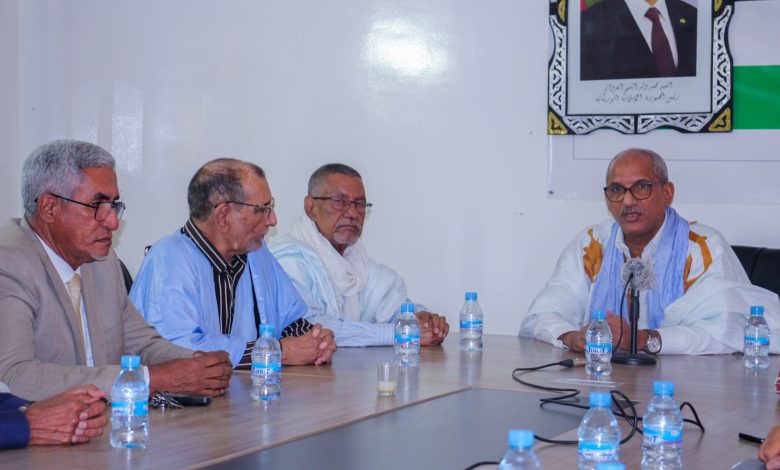 Photo of الزعيم السياسي الوزير المصطفى ولد اعبيد الرحمن يسحب حزبه من الإنصاف ويدمجه في حزب الإصلاح