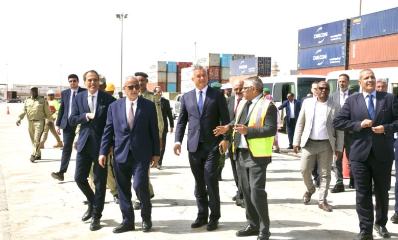 Les ministres mauritanien des Affaires économiques et marocain de l’Investissement examinent les projets de modernisation du Port autonome de Nouakchott