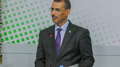 Photo of الحكومة: نتابع ملف المواطنيين الموقوفين مع السلطات المالية