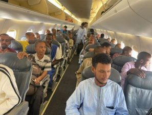 عودة 35 مواطناً موريتانياً إلى البلاد بعد أسابيع من الاحتجاز في مالي